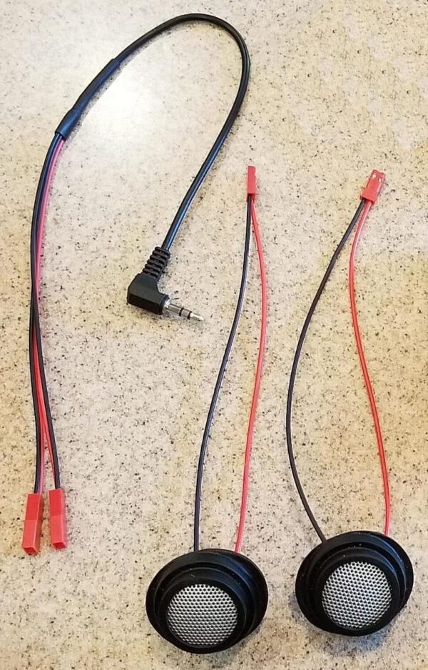 A pair of wires are connected to the same wire.